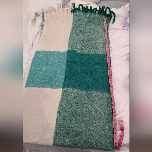 American Eagle Oversized Blanket Scarf - Picture 2 of 6